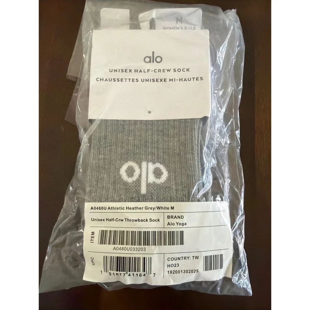 ALO Yoga Half-Crew Throwback Socks Mens Womens Gray/White NWT Medium Casual
